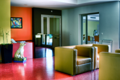 Prostorija pri ulasku u centru s recepcijom